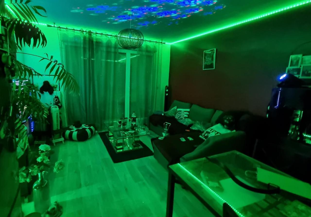 אונאי-סו-בואה Love Room Sexy Love Cosy Lib Proche Centre Gare A Pied מראה חיצוני תמונה