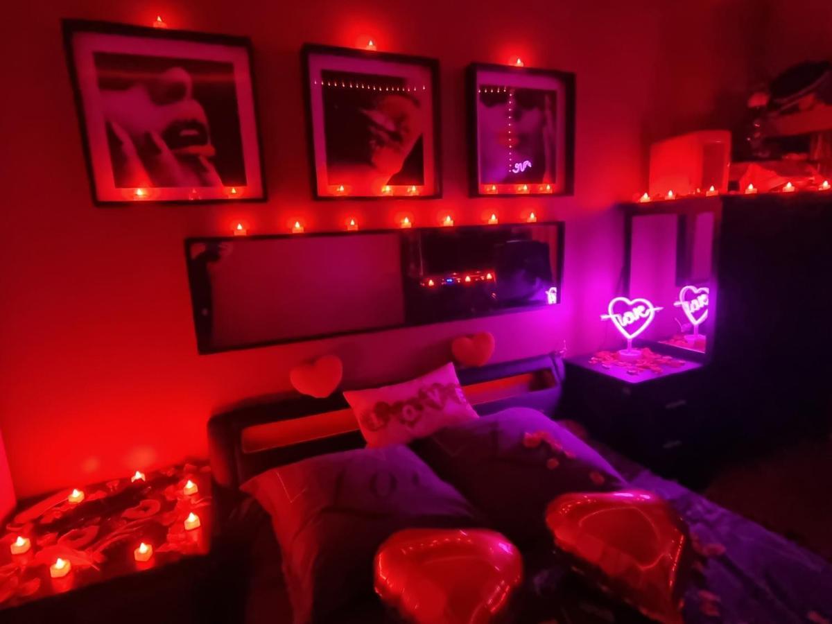 אונאי-סו-בואה Love Room Sexy Love Cosy Lib Proche Centre Gare A Pied מראה חיצוני תמונה