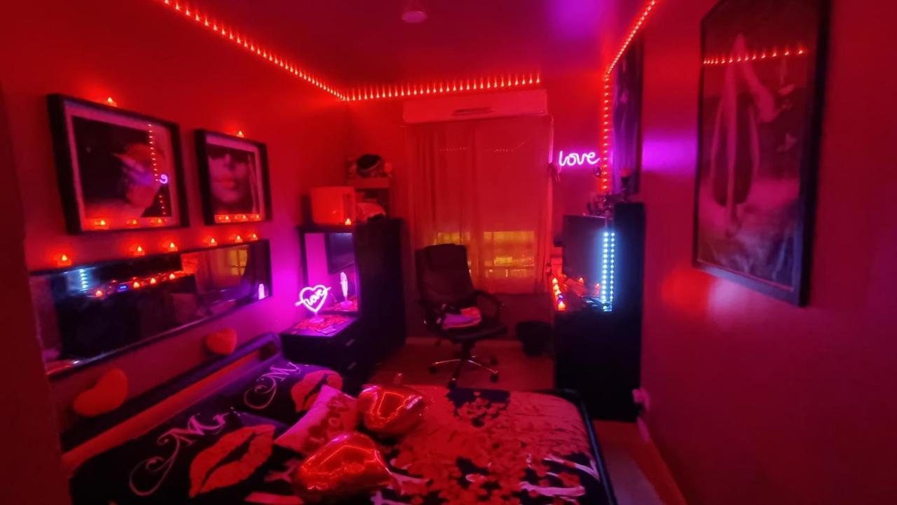 אונאי-סו-בואה Love Room Sexy Love Cosy Lib Proche Centre Gare A Pied מראה חיצוני תמונה